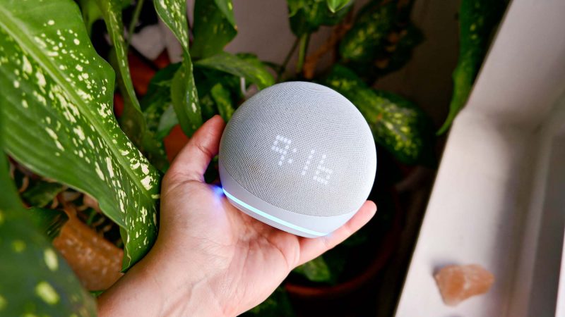 Quer uma Alexa? Echo Dot 5ª geração entra em oferta na Amazon com 32% de desconto no Prime Day